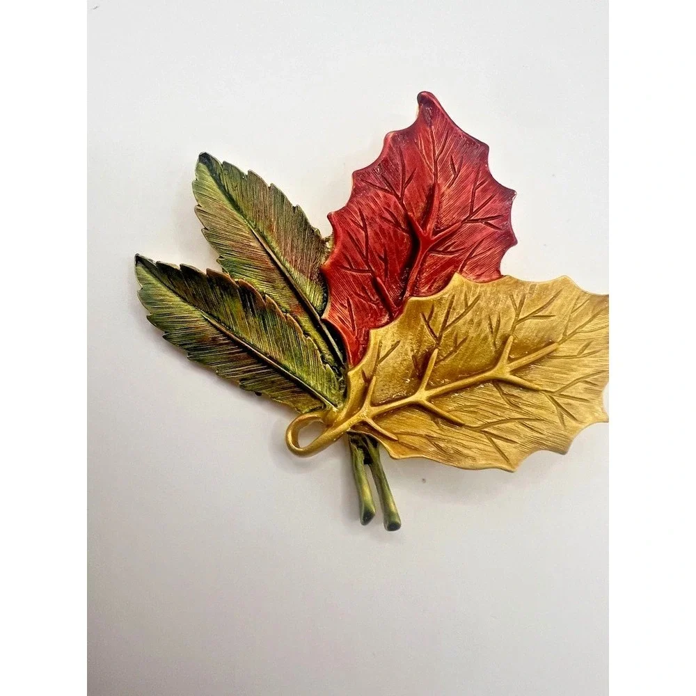 Vintage Tona Leaf Brooch Large 3